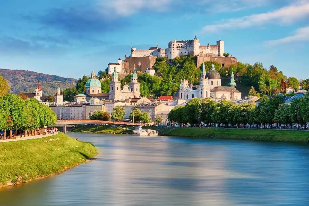 Dreamy Vienna to Prague Escape